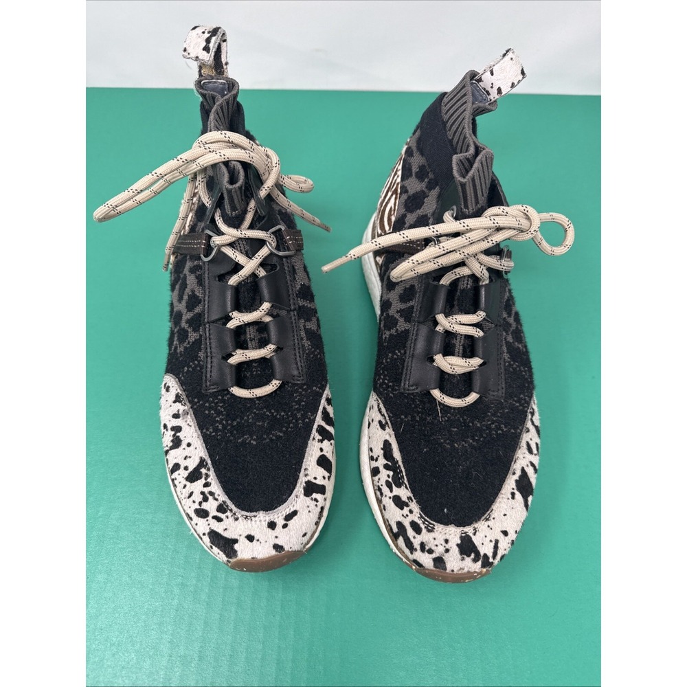 OTBT‎ Hybrid Women's Size 8.5 Shoes Beige Black Animal Print Sneakers NEW